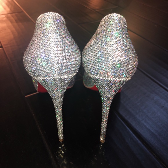 Christian Louboutin Shoes 👠!! (70% off) - Picture 4 of 5
